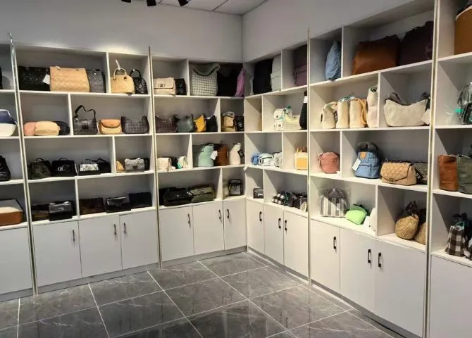 Advantages of Hoplok Custom Leather Handbags