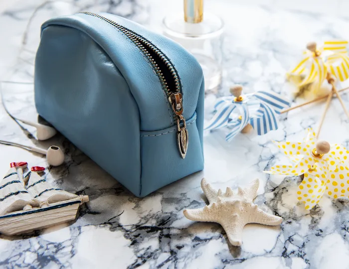 What to Consider When Looking for the Right Leather Bag Manufacturer