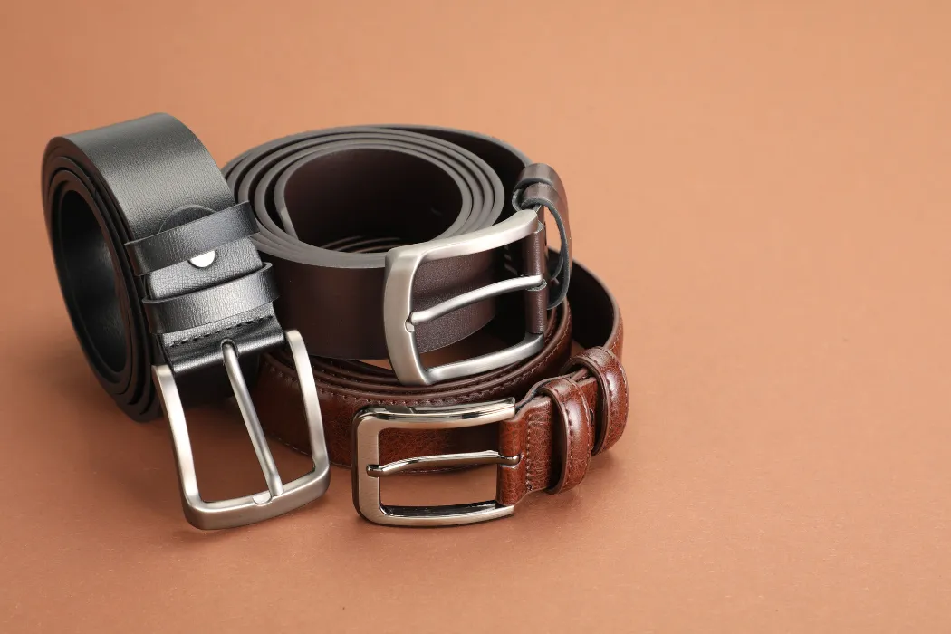 how do manufacturing locations influence supply chain strategy