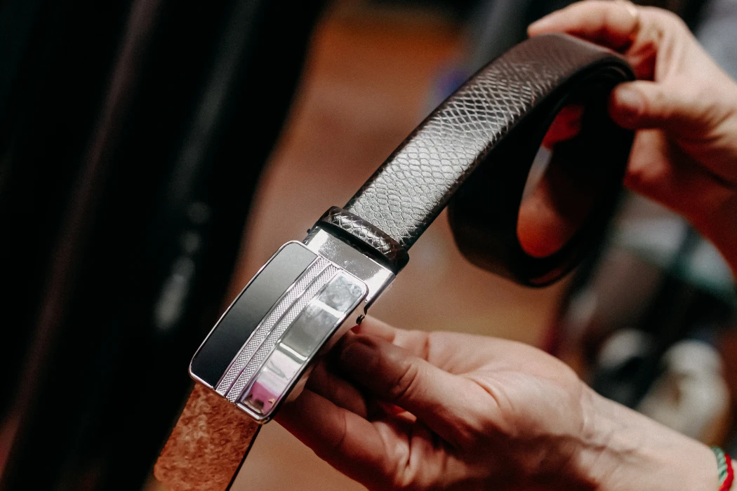 how do brands pitch belt assortments to department stores